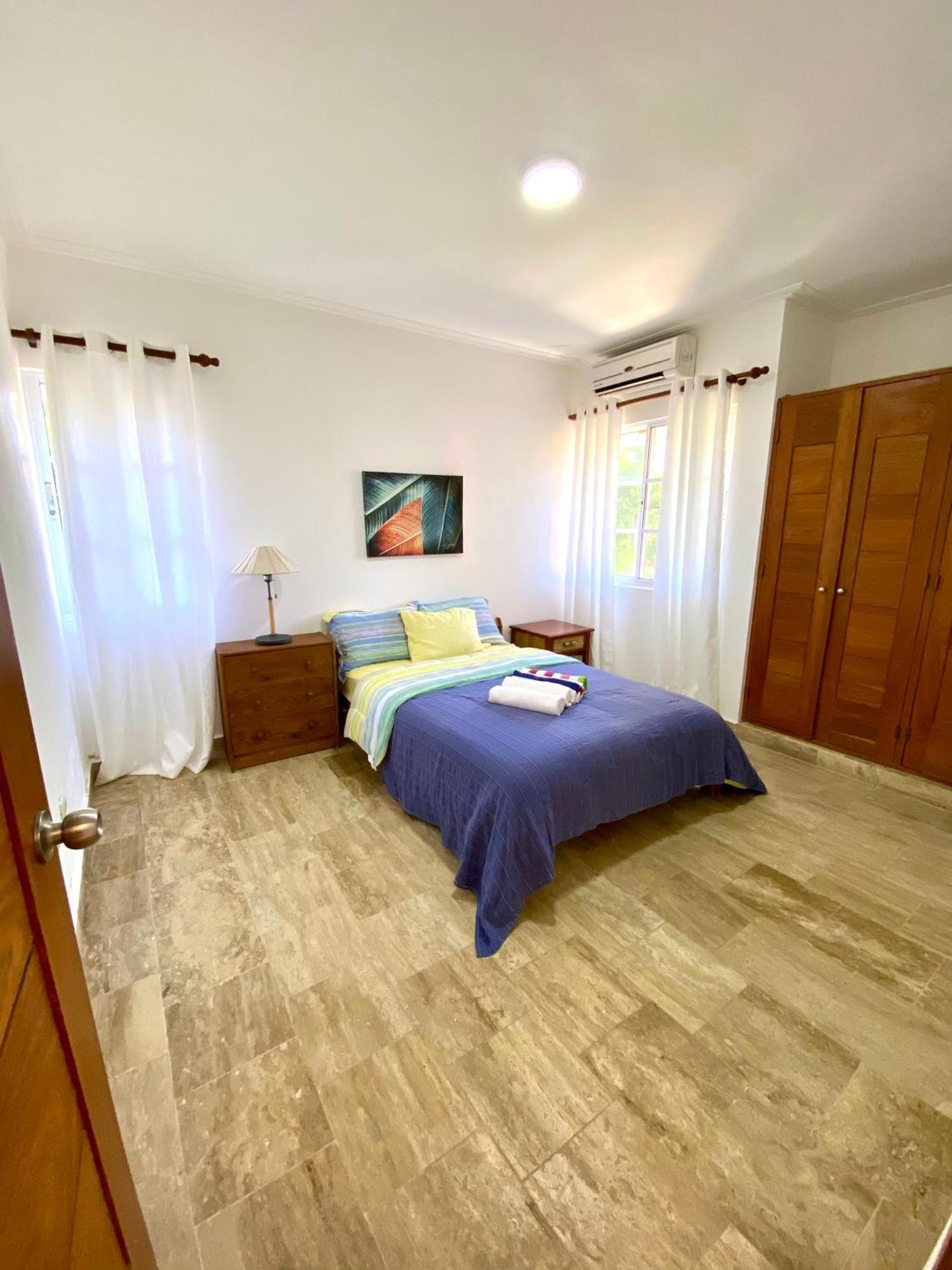Madonna Pool Beach Los Corales Punta Cana Bagian luar foto