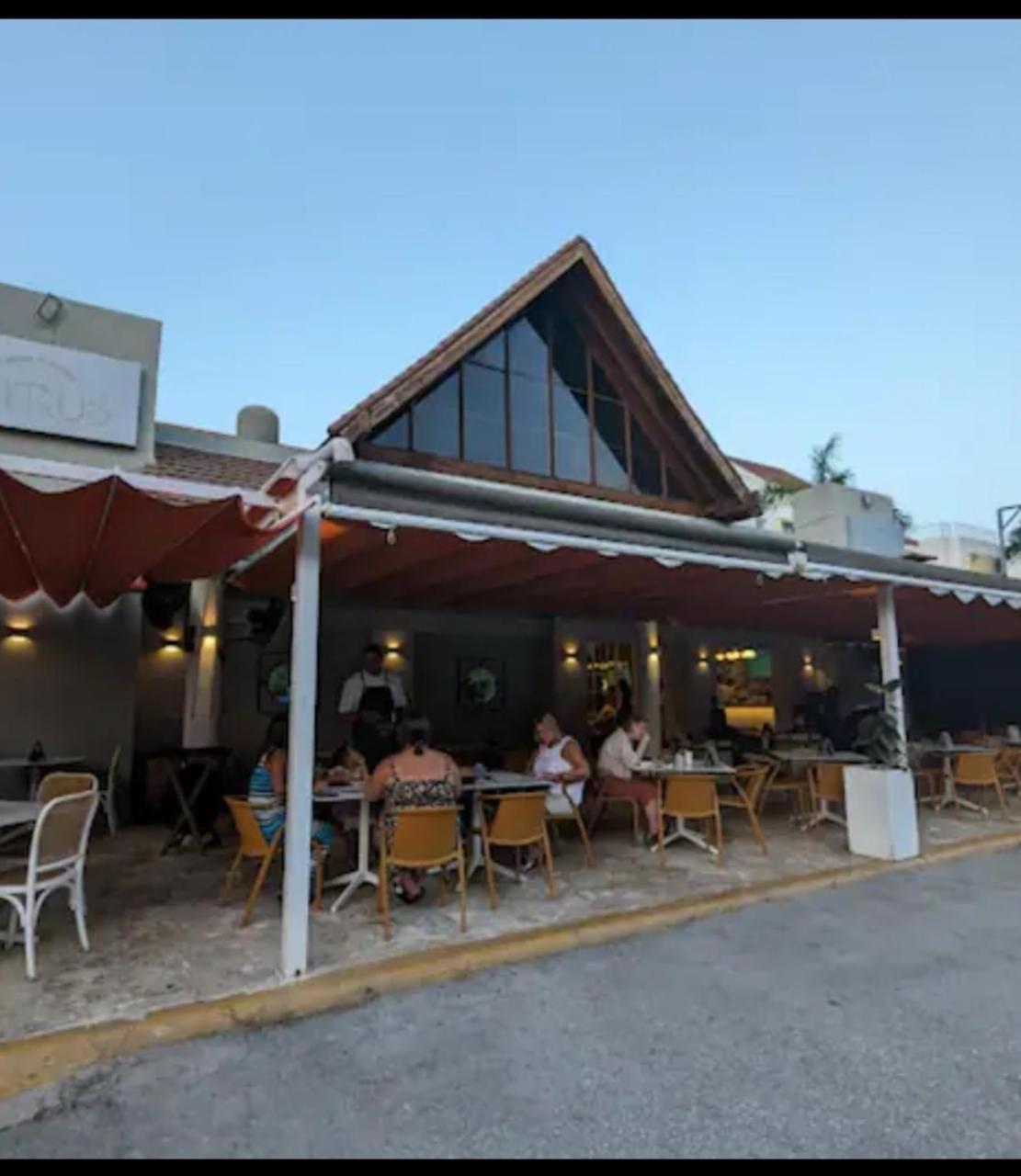 Madonna Pool Beach Los Corales Punta Cana Bagian luar foto