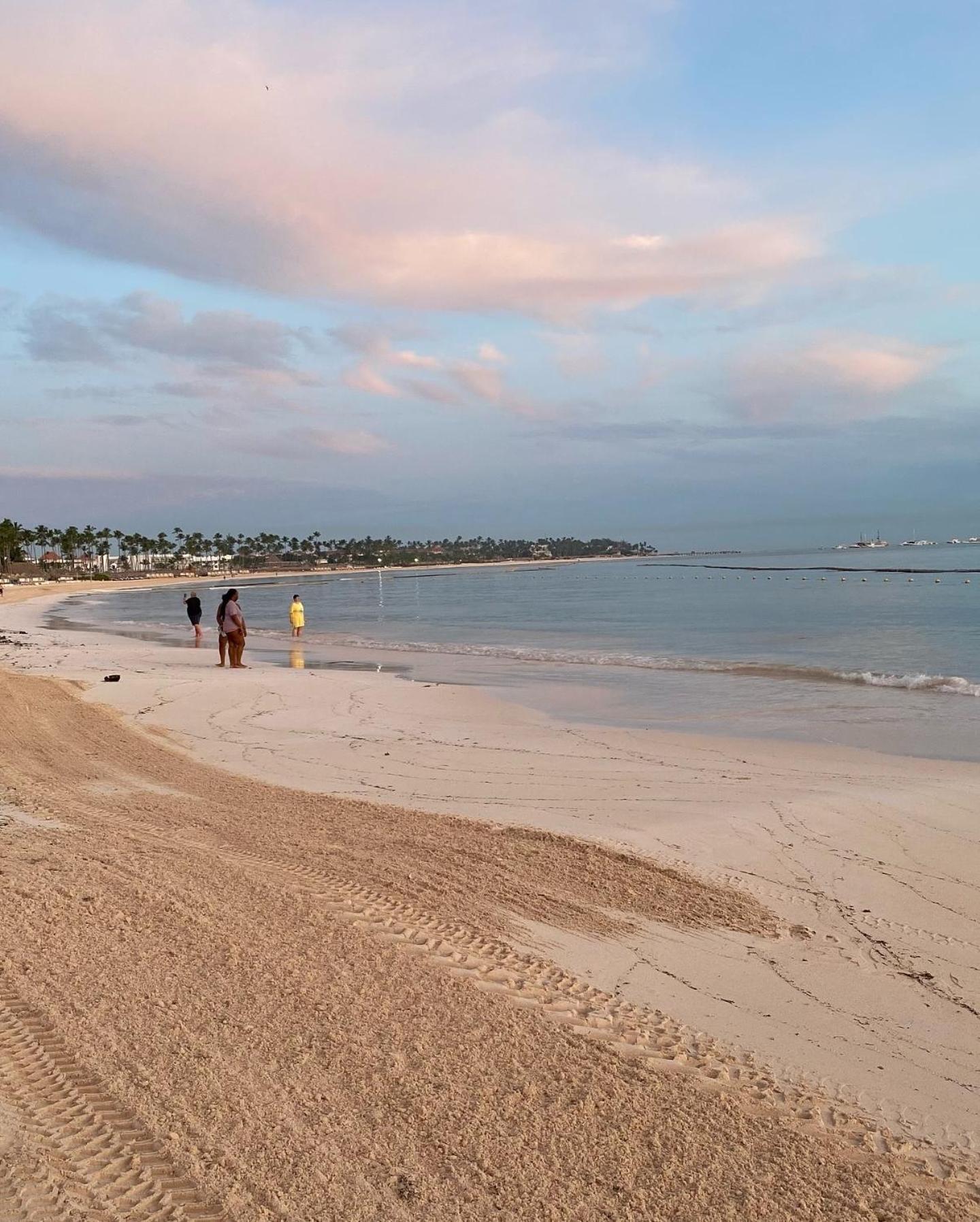 Madonna Pool Beach Los Corales Punta Cana Bagian luar foto