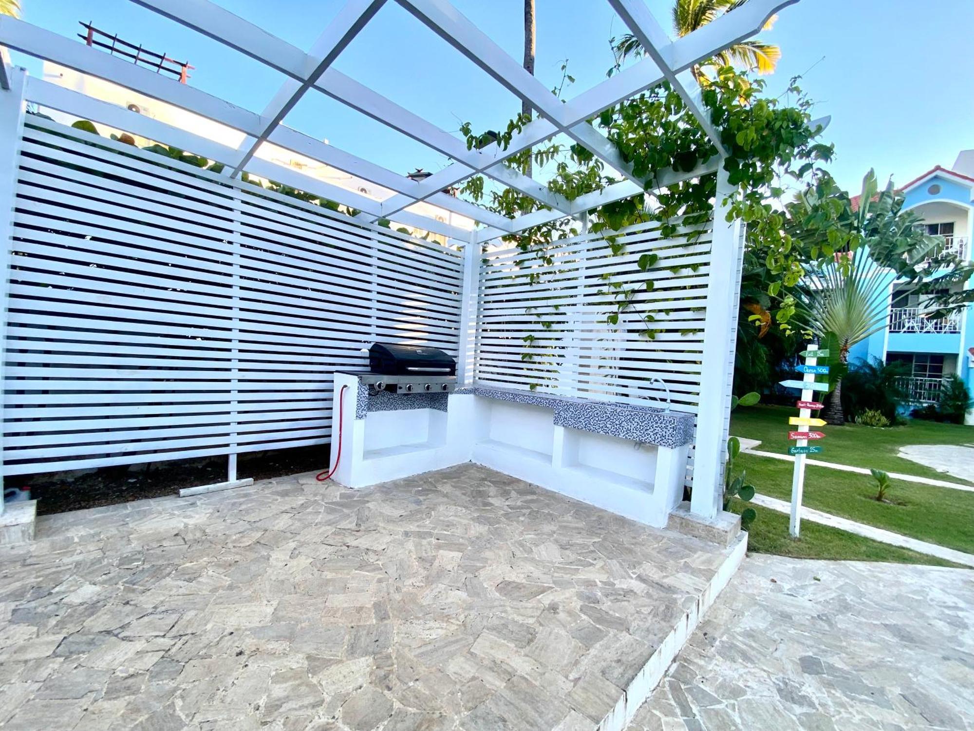 Madonna Pool Beach Los Corales Punta Cana Bagian luar foto