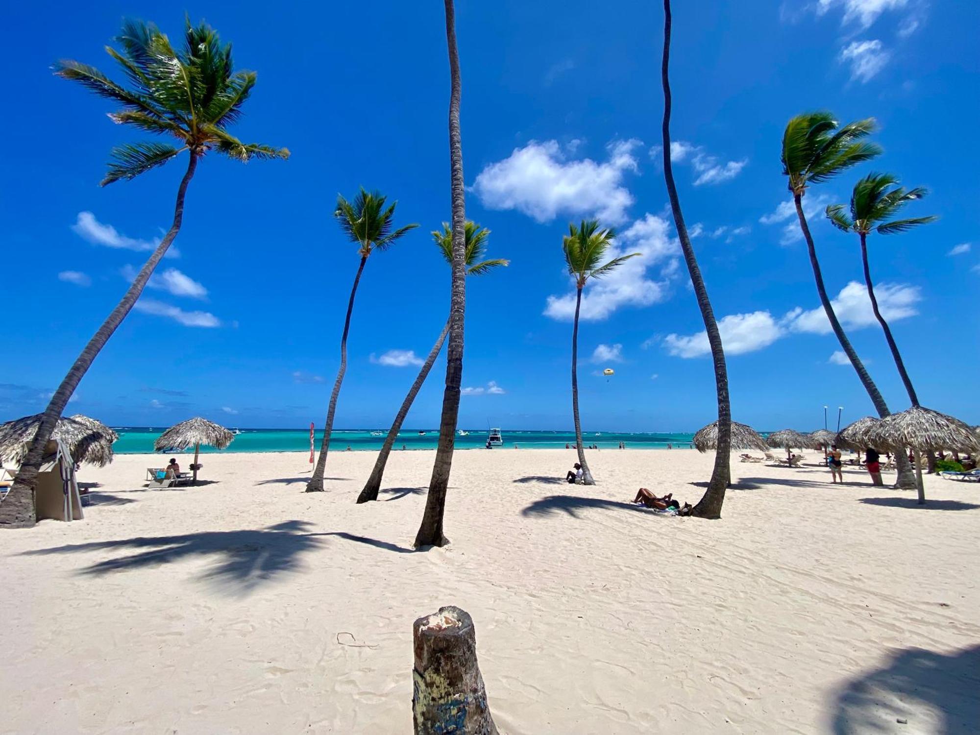 Madonna Pool Beach Los Corales Punta Cana Bagian luar foto