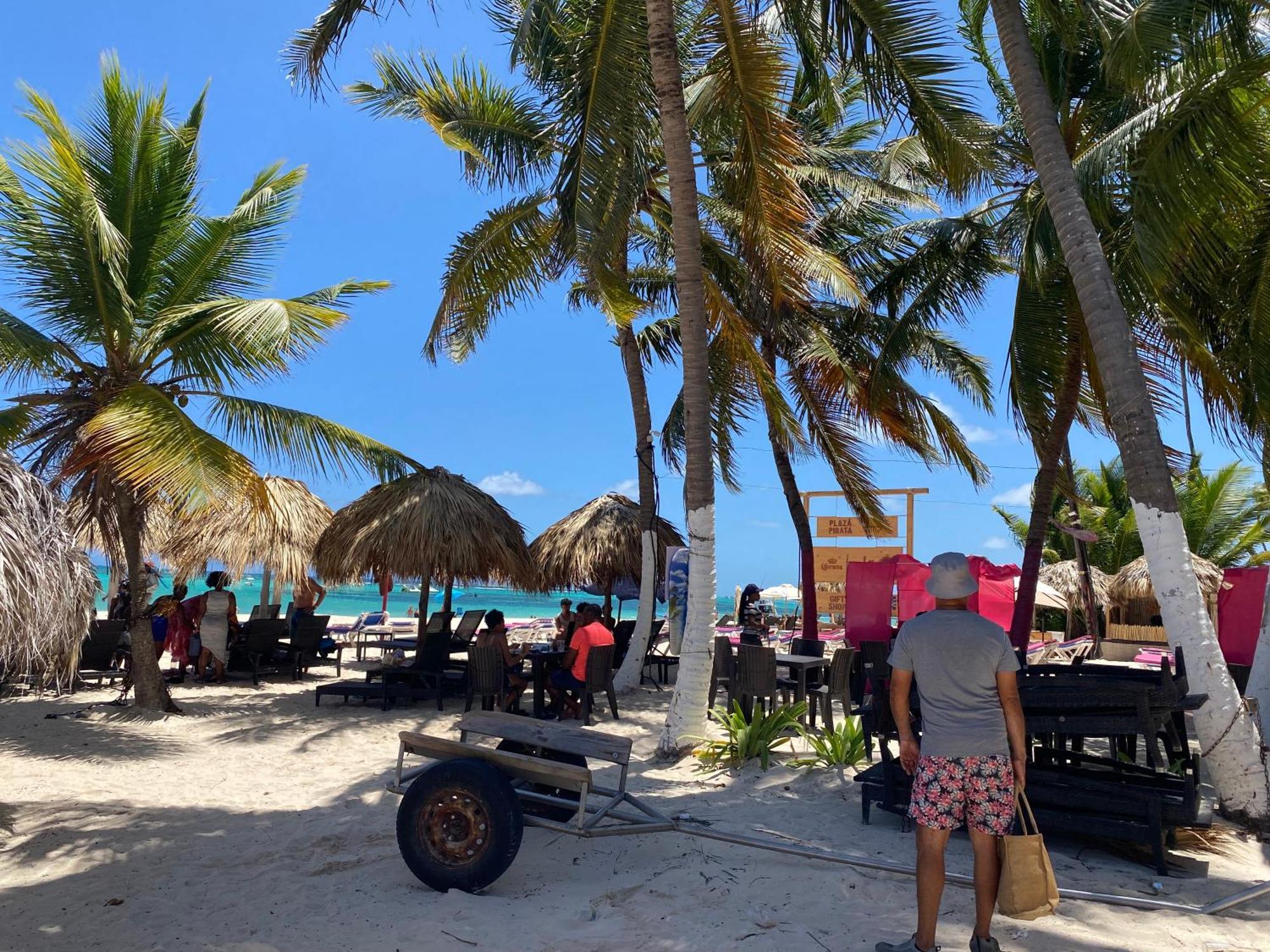 Madonna Pool Beach Los Corales Punta Cana Bagian luar foto