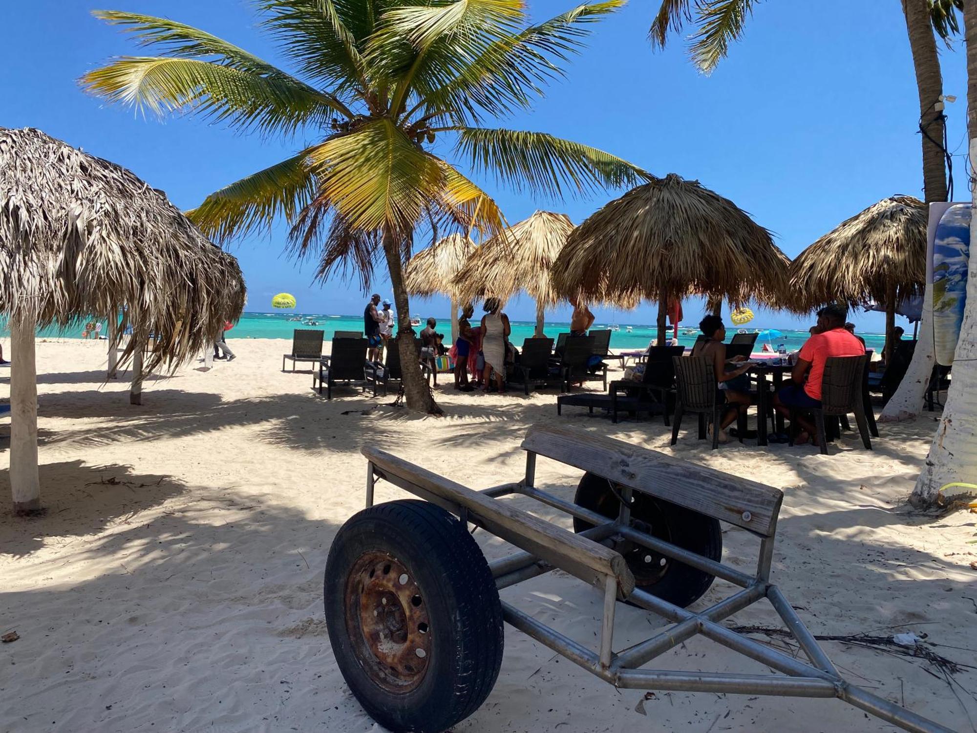 Madonna Pool Beach Los Corales Punta Cana Bagian luar foto